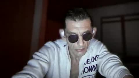 Snapshot of dreambob chatting on November 2025 11:19:02 PM Dreambob online show from November 2025 11:19:02 PM