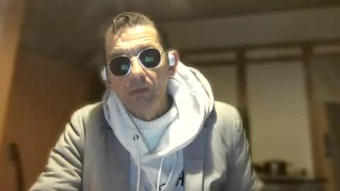 Snapshot of dreambob chatting on December 2025 07:19:02 PM Dreambob online show from December 2025 07:19:02 PM