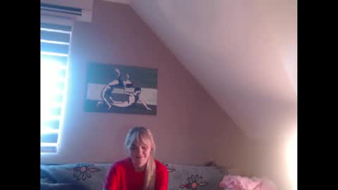 A girl online show from December 2024 07:47:02 AM