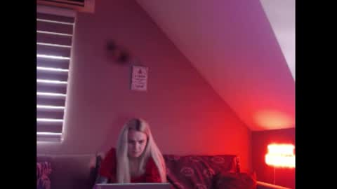 A girl online show from February 2026 08:18:01 AM