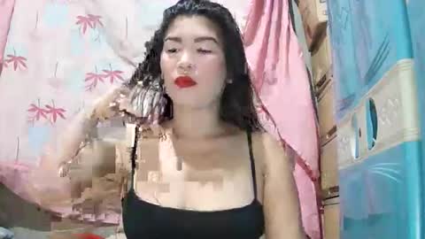 Snapshot of dreamer_17 chatting on May 2026 03:04:02 AM Maui online show from May 2026 03:04:02 AM