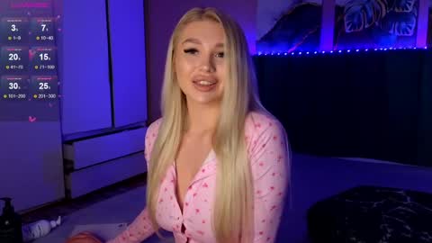 Snapshot of dreamkisslove chatting on April 2026 04:29:01 AM Mila online show from April 2026 04:29:01 AM