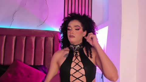 Snapshot of dreammatell_ chatting on December 2024 10:07:01 AM Dream Matell online show from December 2024 10:07:01 AM