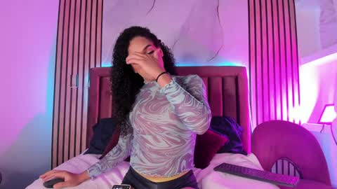 Snapshot of dreammatell_ chatting on December 2024 02:58:01 AM Dream Matell online show from December 2024 02:58:01 AM