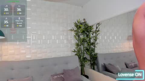 Snapshot of dreammr1 chatting on December 2024 03:33:02 PM cris online show from December 2024 03:33:02 PM