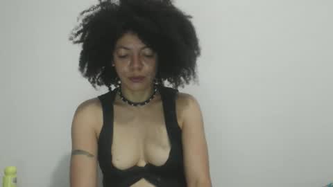 Snapshot of dreamylatina chatting on April 2026 12:19:01 AM DreamyLatina online show from April 2026 12:19:01 AM