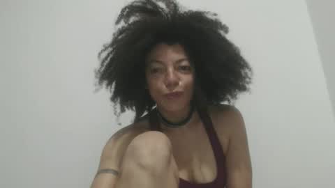 Snapshot of dreamylatina chatting on April 2026 02:06:01 AM DreamyLatina online show from April 2026 02:06:01 AM