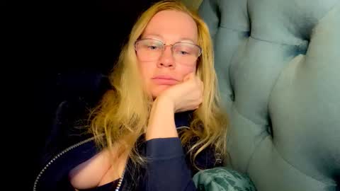 Snapshot of dreamylive_ chatting on October 2025 06:30:01 PM Kate online show from October 2025 06:30:01 PM