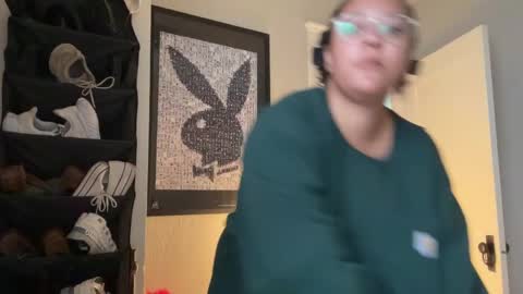 RIRI OR DREAMY online show from February 2025 05:50:01 PM