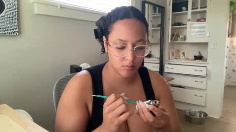 RIRI OR DREAMY online show from February 2025 08:54:02 PM