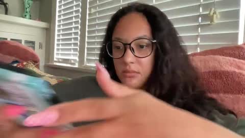 RIRI OR DREAMY online show from September 2025 03:23:02 PM