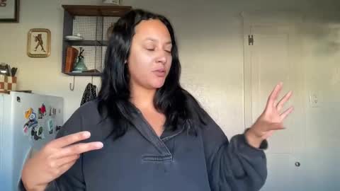 RIRI OR DREAMY online show from December 2025 04:35:01 PM