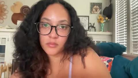 RIRI OR DREAMY online show from February 2026 09:44:01 PM