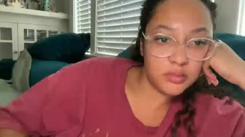 RIRI OR DREAMY online show from June 2026 11:58:01 PM