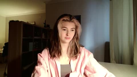 Snapshot of dremazwahlen chatting on February 2026 01:38:02 PM Dia online show from February 2026 01:38:02 PM