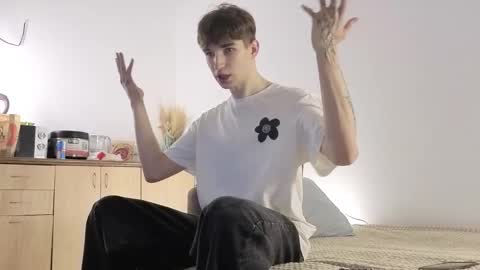 Snapshot of drinklinov chatting on December 2025 04:03:01 PM Mark online show from December 2025 04:03:01 PM