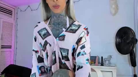 drippyorlove online show from April 2026 07:27:01 PM