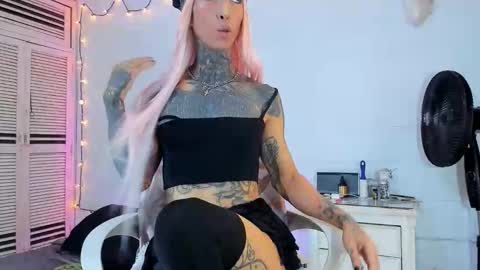 drippyorlove online show from May 2026 07:19:02 PM