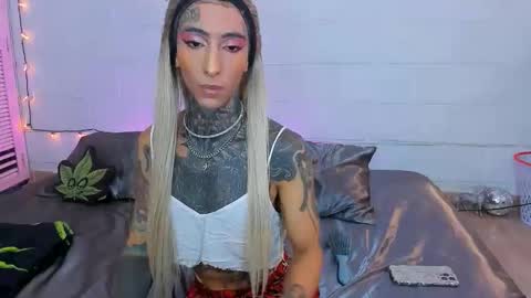 drippyorlove online show from May 2026 04:47:01 PM