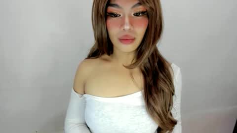 miss. Erika online show from September 2025 01:02:02 PM