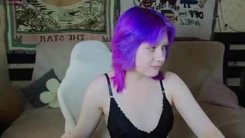 Snapshot of droll_doll_ chatting on July 2026 08:41:02 AM Alsia online show from July 2026 08:41:02 AM