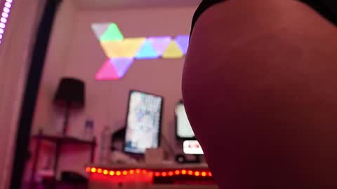 Snapshot of dsexiestqueen chatting on November 2025 10:58:01 AM Trixy Latex Doll online show from November 2025 10:58:01 AM