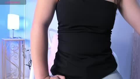 Snapshot of dulce__fiore07 chatting on May 2026 12:10:01 PM dulce__fiore07 online show from May 2026 12:10:01 PM