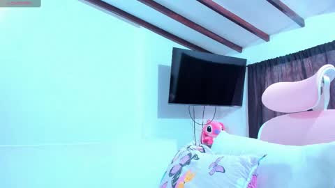 Dulce  online show from February 2025 10:31:01 PM