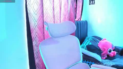 Dulce  online show from October 2025 02:38:01 PM