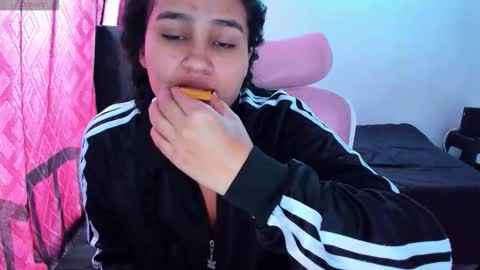 Dulce  online show from November 2025 02:06:01 PM