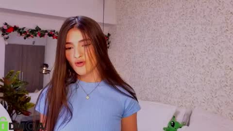dulce_isabel_ online show from May 2026 03:56:02 AM