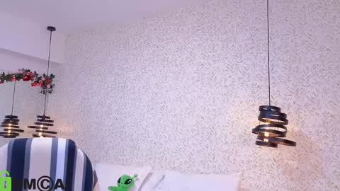 dulce_isabel_ online show from May 2026 03:46:01 AM