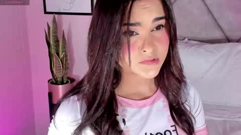 Dulcee Garcia online show from December 2025 04:55:01 AM