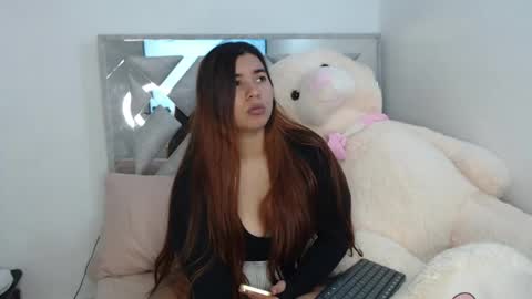 dulcejoness online show from May 2026 11:44:01 PM