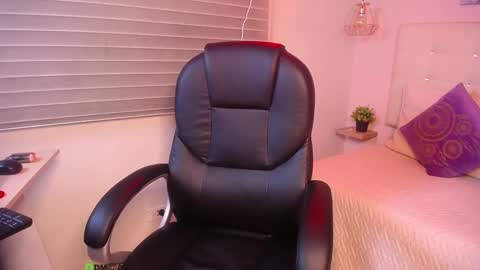 Snapshot of dulcerose01 chatting on February 2025 11:52:01 PM Dulce Rose online show from February 2025 11:52:01 PM