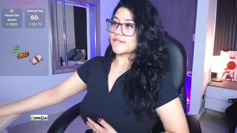 Snapshot of dulcerose01 chatting on September 2025 08:41:01 PM Dulce Rose online show from September 2025 08:41:01 PM