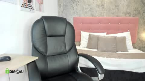 Snapshot of dulcerose01 chatting on September 2025 08:42:01 PM Dulce Rose online show from September 2025 08:42:01 PM