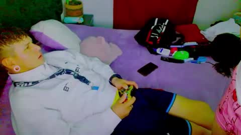 Juliana and online show from October 2025 11:43:01 PM