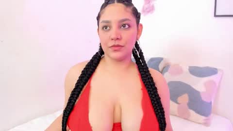 Snapshot of dullce77 chatting on November 2025 07:35:02 PM Dulce online show from November 2025 07:35:02 PM