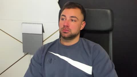 Snapshot of duncanstones chatting on February 2025 05:29:02 AM DuncanStone online show from February 2025 05:29:02 AM