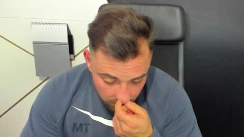 Snapshot of duncanstones chatting on February 2025 11:36:01 AM DuncanStone online show from February 2025 11:36:01 AM