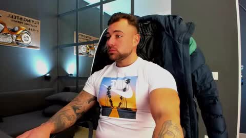 Snapshot of duncanstones chatting on February 2025 11:10:02 AM DuncanStone online show from February 2025 11:10:02 AM