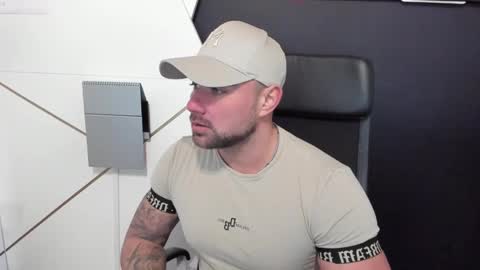 Snapshot of duncanstones chatting on February 2025 08:06:01 AM DuncanStone online show from February 2025 08:06:01 AM