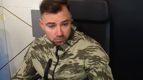 Snapshot of duncanstones chatting on October 2025 05:10:01 AM DuncanStone online show from October 2025 05:10:01 AM