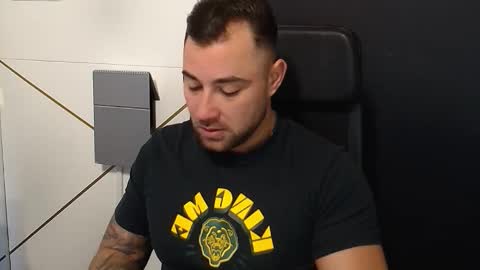 Snapshot of duncanstones chatting on October 2025 05:20:02 AM DuncanStone online show from October 2025 05:20:02 AM