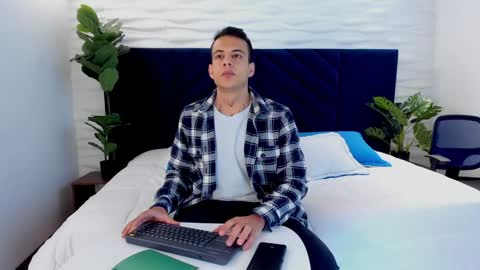 Snapshot of dustin_sonne chatting on January 2025 03:25:02 AM Dustin Sonne online show from January 2025 03:25:02 AM