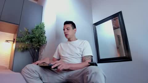 Snapshot of dustin_sonne chatting on February 2025 06:30:01 AM Dustin Sonne online show from February 2025 06:30:01 AM