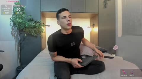 Snapshot of dustin_sonne chatting on February 2025 03:23:01 AM Dustin Sonne online show from February 2025 03:23:01 AM