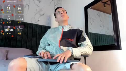 Snapshot of dustin_sonne chatting on February 2025 03:37:01 AM Dustin Sonne online show from February 2025 03:37:01 AM