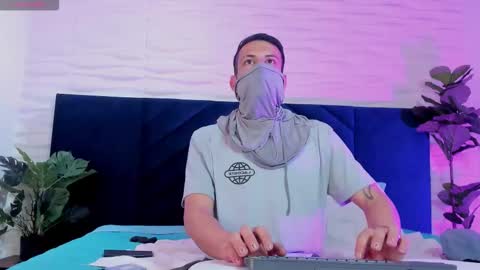 Snapshot of dustin_sonne chatting on September 2025 03:38:02 AM Dustin Sonne online show from September 2025 03:38:02 AM